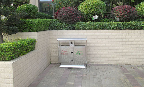 校園沒有垃圾桶,反而更整潔