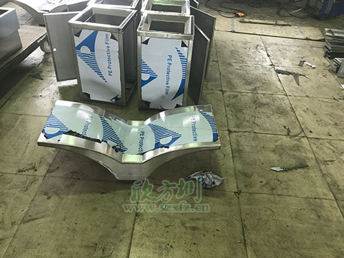 由手藝精湛的焊工師傅焊接,打磨師傅全程手工打磨而成。